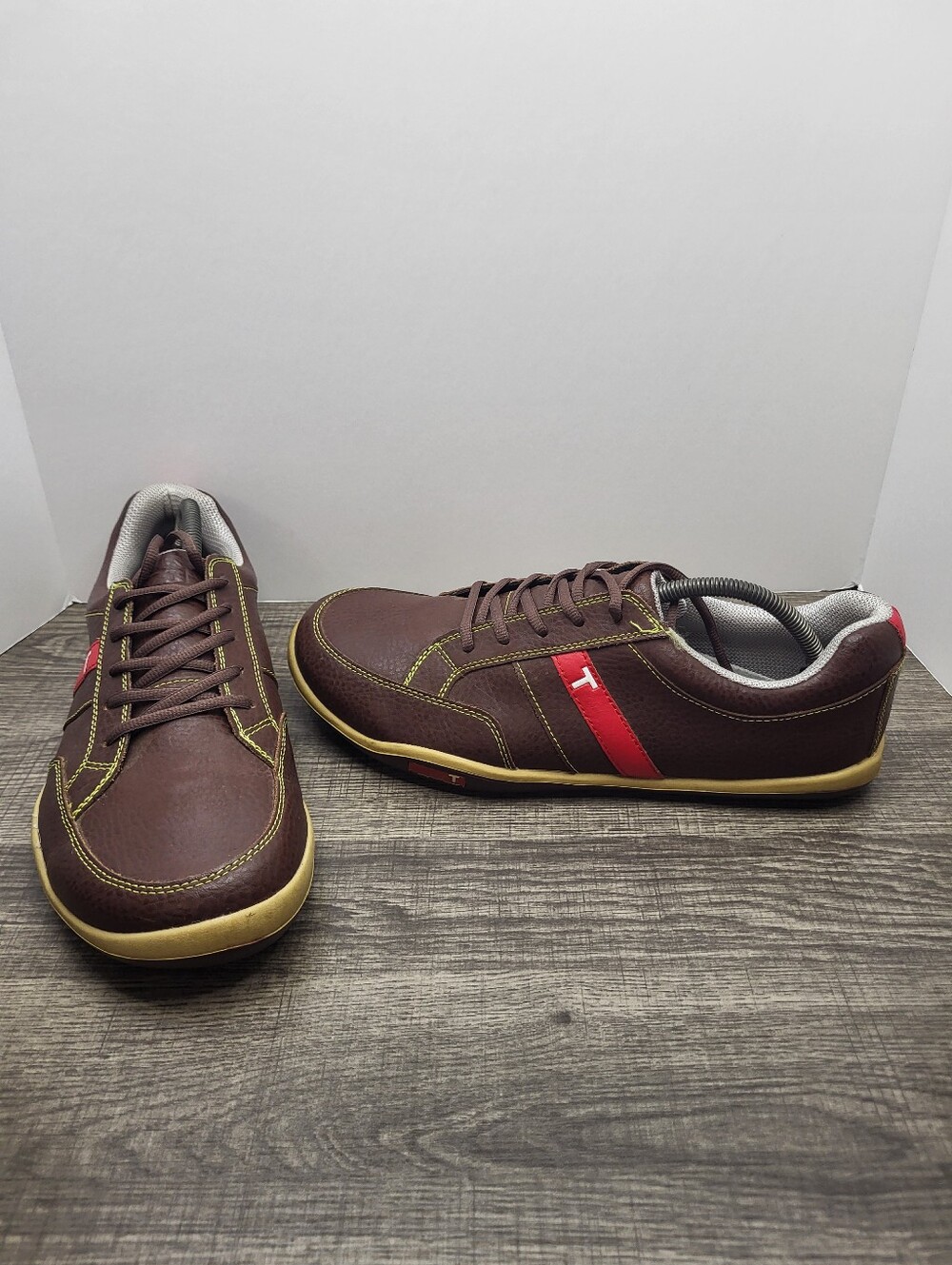 True Linkswear P1 PHX Spikeless Golf Shoes Mens Sz 10.5 Brown Leather Red Stripe